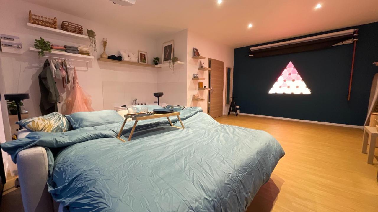 Capsule Nature & Photos - Jacuzzi - Netflix & Home Cinema - Ps5 & Jeu Thun-Saint-Martin Bagian luar foto